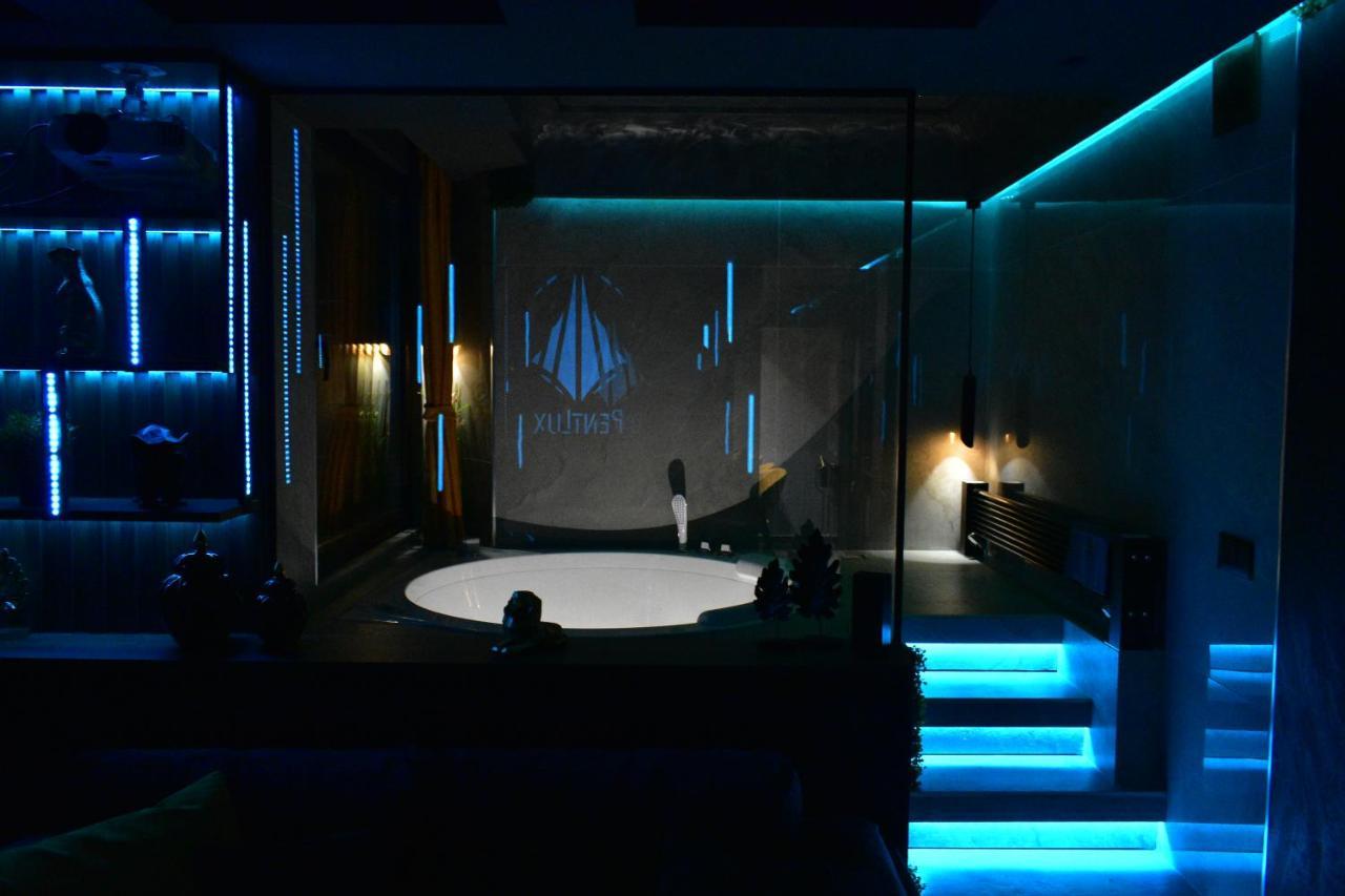 Pentlux - Spa Penthouse In The Heart Of Skopje Bagian luar foto