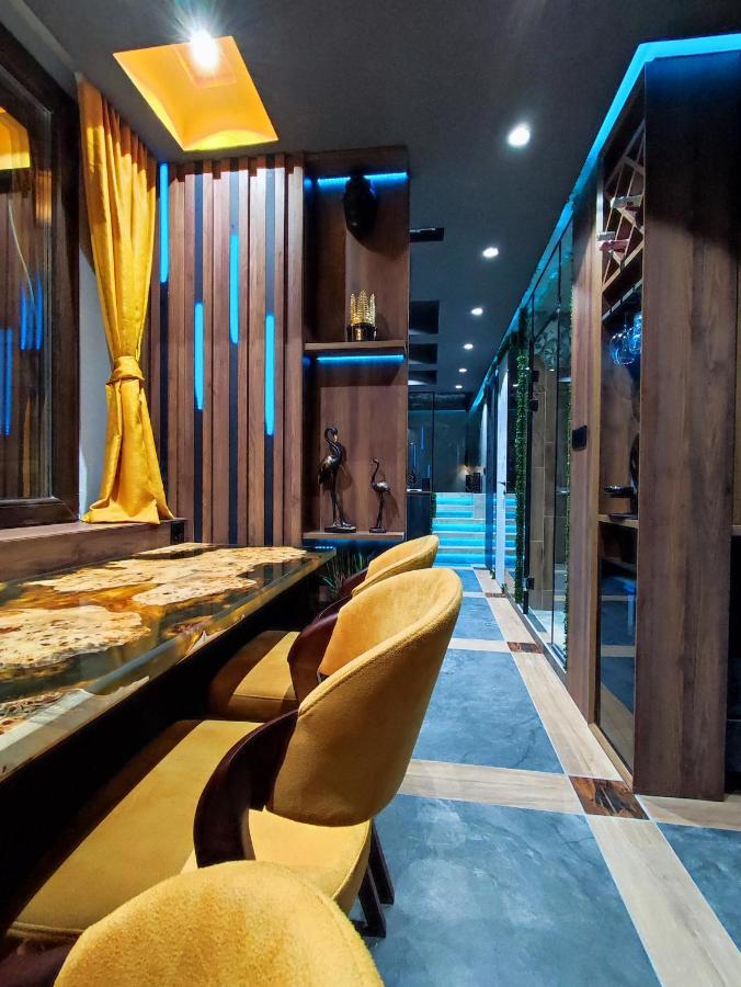 Pentlux - Spa Penthouse In The Heart Of Skopje Bagian luar foto