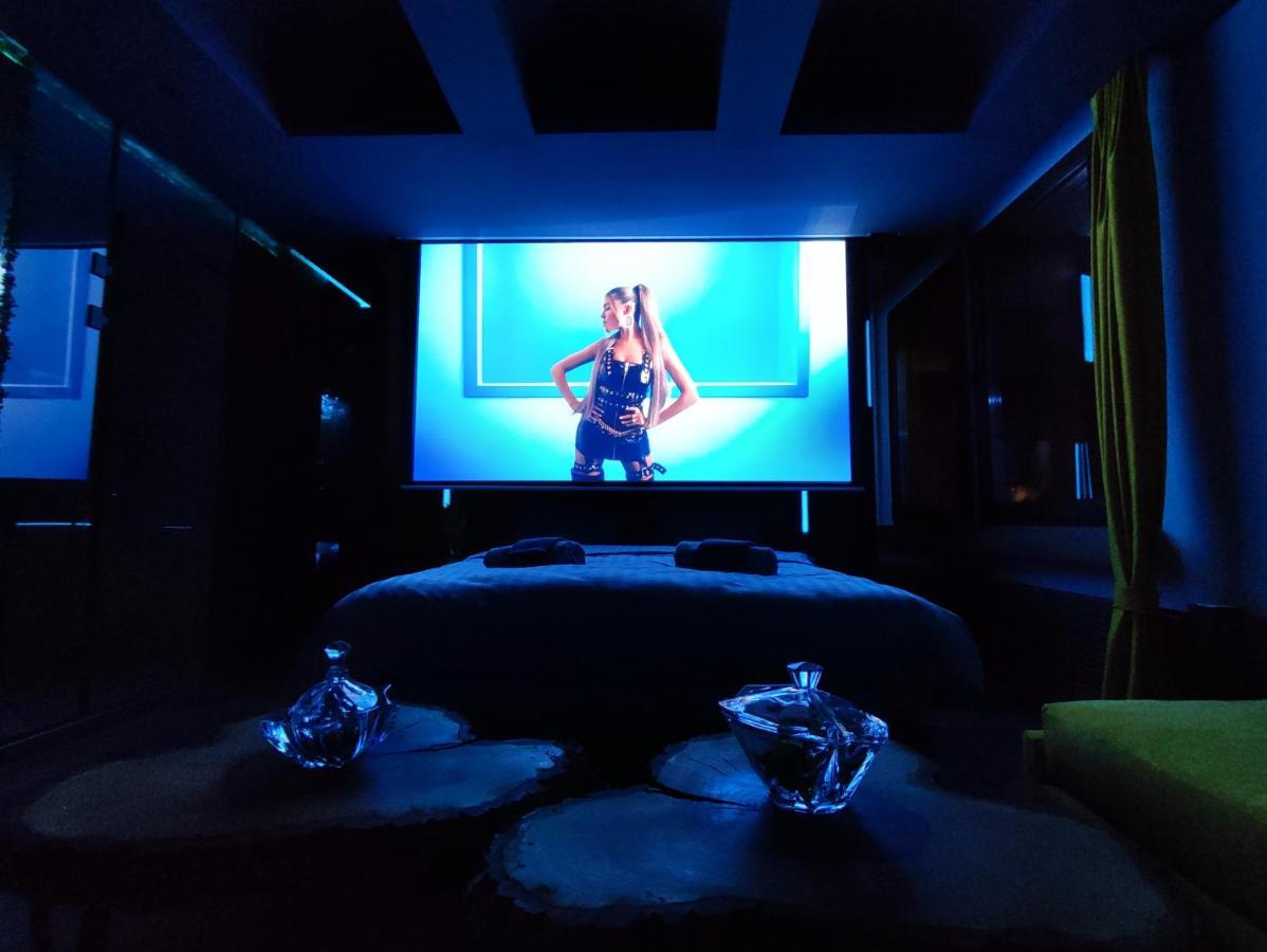 Pentlux - Spa Penthouse In The Heart Of Skopje Bagian luar foto